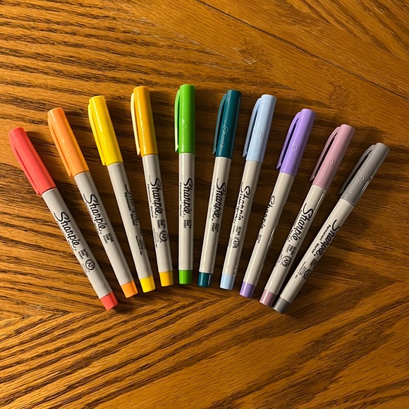 New Sharpie Ultra Fine Point Colored Permanent Markers 10 Count Like New - Picture 1 of 6
